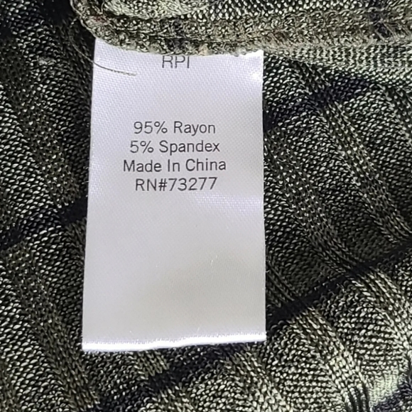Apt. 9 Olive Cold-Shoulder Top, size M - Picture 8 of 9